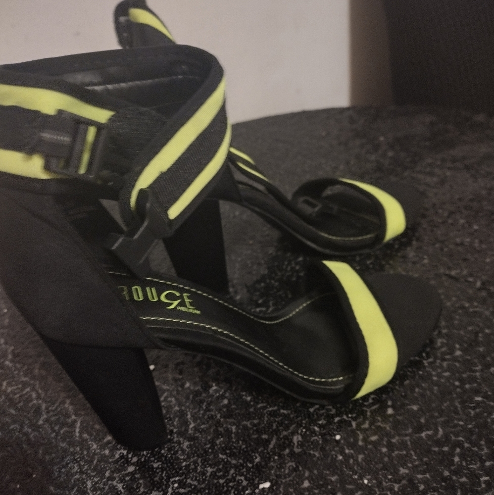 NEON GREEN/YELLOW AND BLACK HIGH CHUNK HEEL .